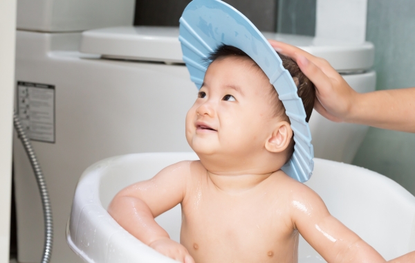 Baby Shower Cap: Keeping Bath Time Fun and Safe